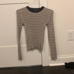 fitted striped long sleeve tee
